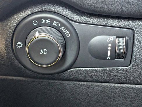 Used 2023 Dodge Durango GT image 28