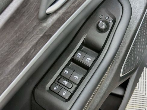 Used 2023 Jeep Grand Cherokee L Limited AWD/4WD image 24