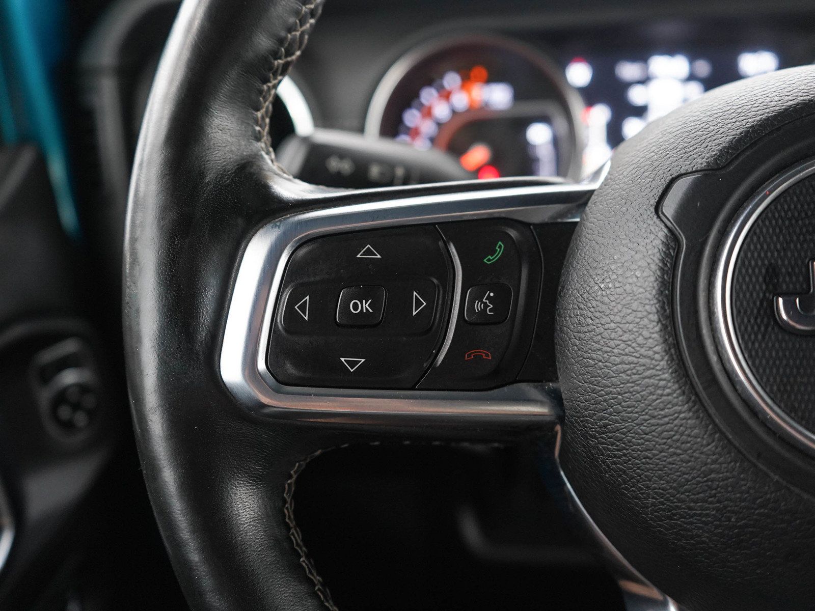 Used 2020 Jeep Wrangler Unlimited Sahara AWD/4WD image 25