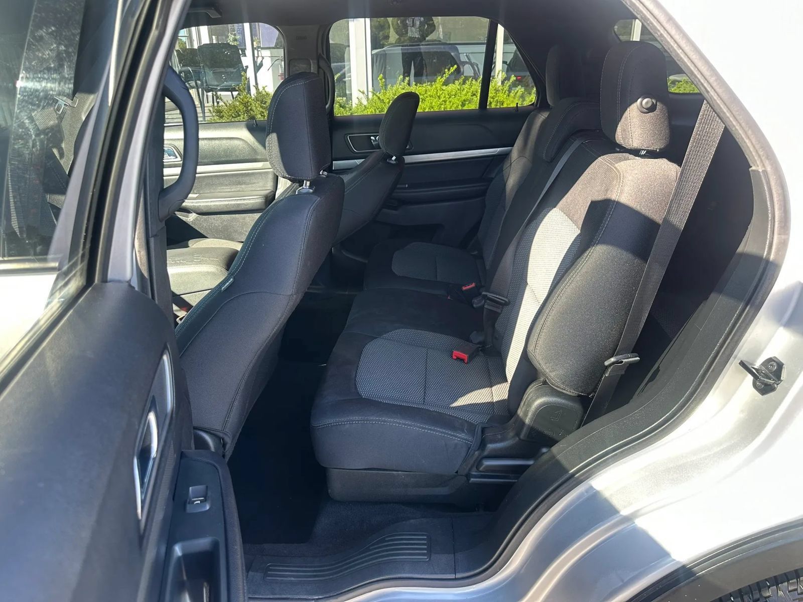 Used 2018 Ford Explorer XLT FWD image 13