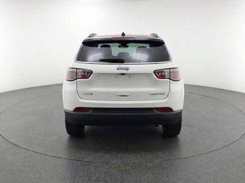 Used 2025 Jeep Compass Limited image 7