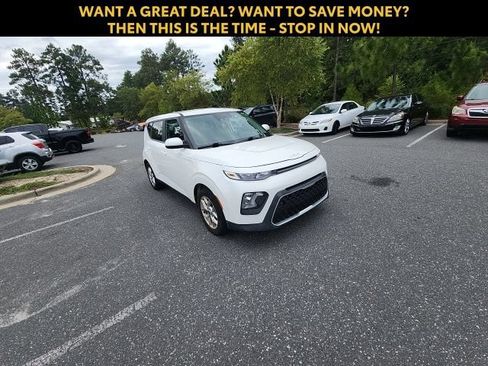 Used 2022 Kia Soul LX w/ Technology Package FWD image 3