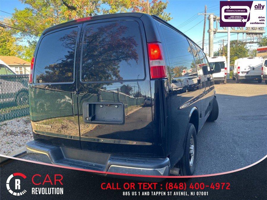 Used 2022 Chevrolet Express 2500 w/ Driver Convenience Package RWD image 6