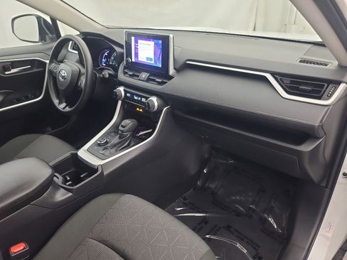 Used 2025 Toyota RAV4 XLE AWD/4WD image 16