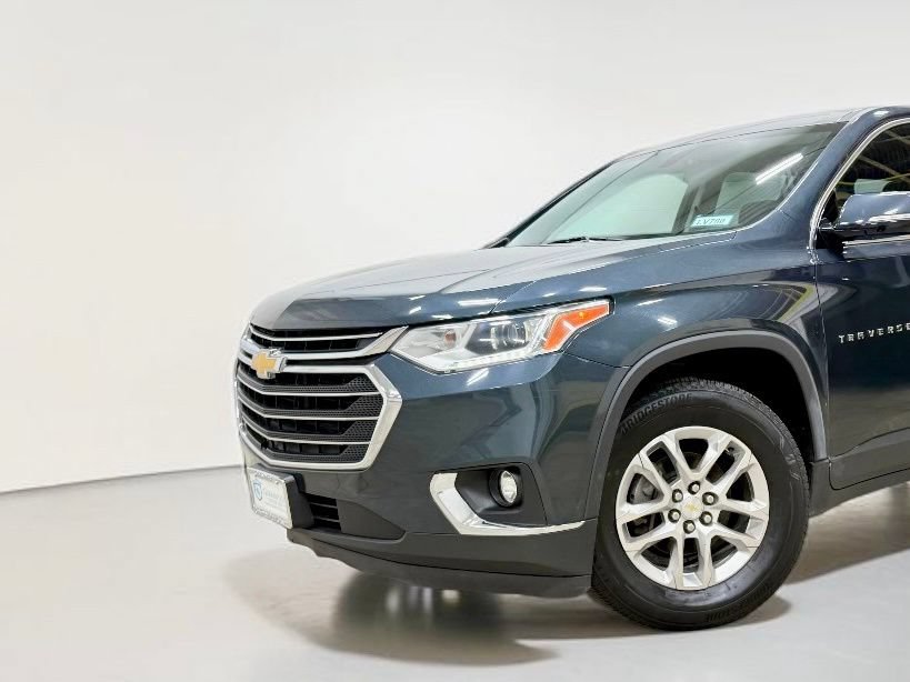 Used 2018 Chevrolet Traverse LT FWD image 3