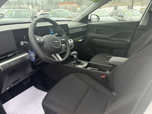 New 2026 Hyundai Kona SE image 12