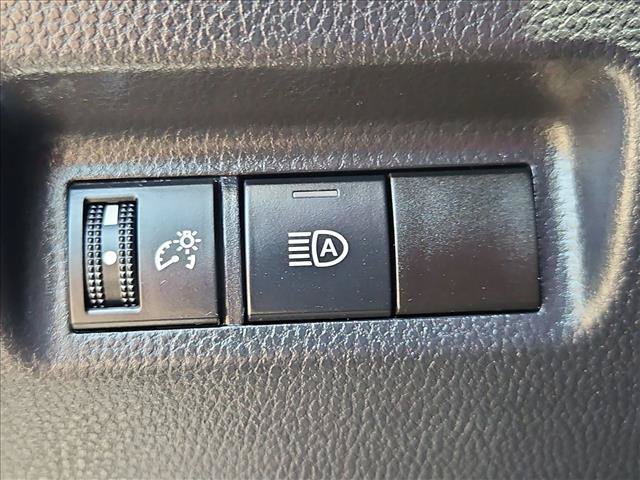 Used 2024 Toyota RAV4 XLE FWD image 16