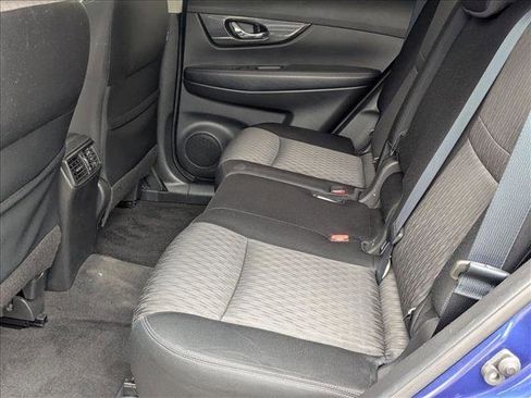 Used 2017 Nissan Rogue S w/ S Appearance Package image 18