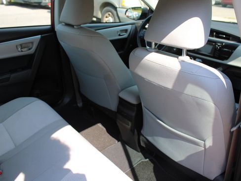 Used 2015 Toyota Corolla LE FWD image 24