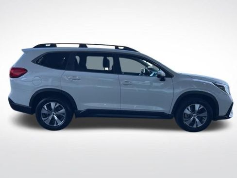 Used 2023 Subaru Ascent Premium image 7