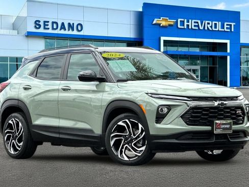 Used 2024 Chevrolet TrailBlazer RS w/ Convenience Package FWD image 2