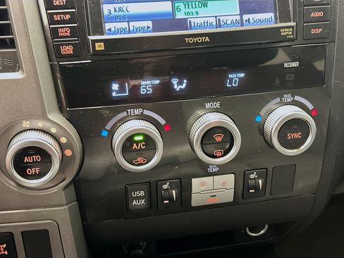 Used 2011 Toyota Sequoia Limited AWD/4WD image 24