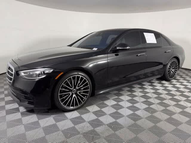Used 2022 Mercedes-Benz S 580 4MATIC Sedan image 2