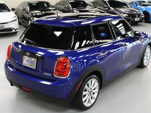 Used 2019 MINI Cooper 4-Door Hardtop image 10
