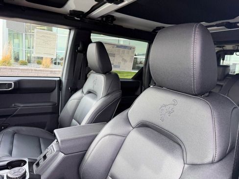 New 2025 Ford Bronco Badlands image 9