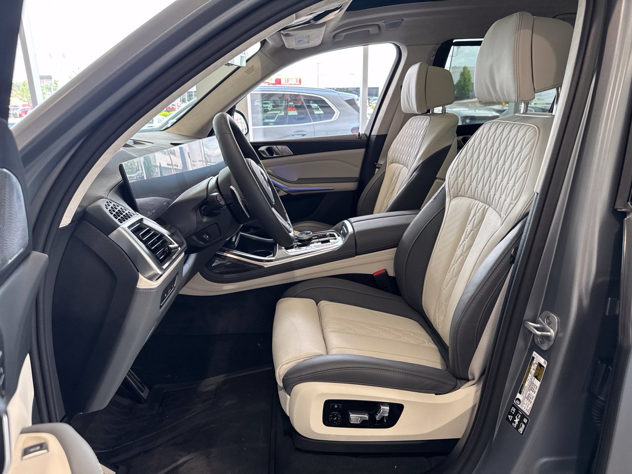 New 2027 BMW X7 M60i AWD/4WD image 16