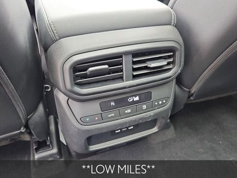 Used 2025 Honda Pilot Touring image 15