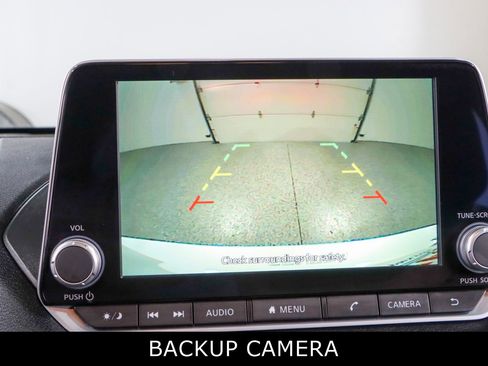 Used 2025 Nissan Sentra SR FWD image 18