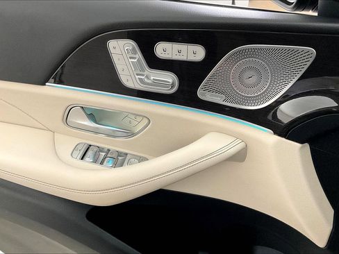 Certified 2023 Mercedes-Benz GLS 450 4MATIC image 38