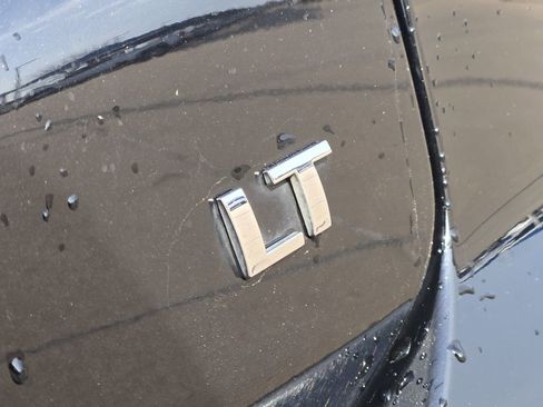 Used 2020 Chevrolet Equinox LT image 31