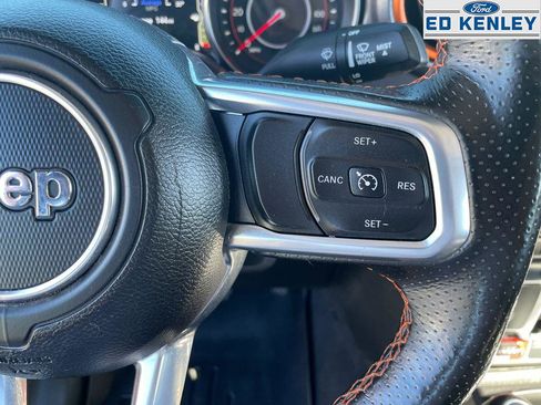 Used 2021 Jeep Gladiator Mojave w/ Cold Weather Group image 19