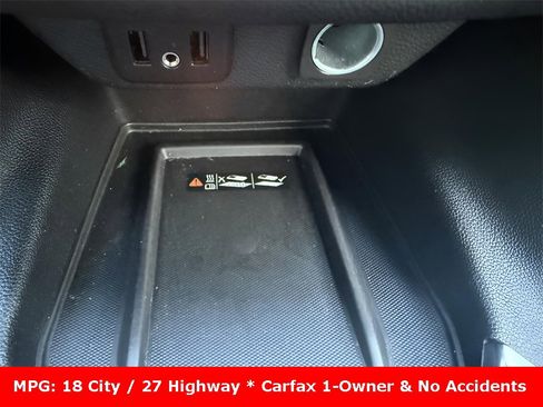 Used 2022 Chevrolet Traverse LT image 36