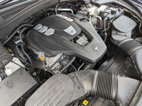 Used 2018 Maserati Levante image 50