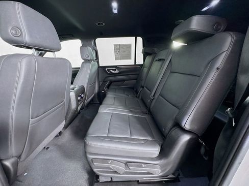 Used 2024 Chevrolet Suburban LT image 23