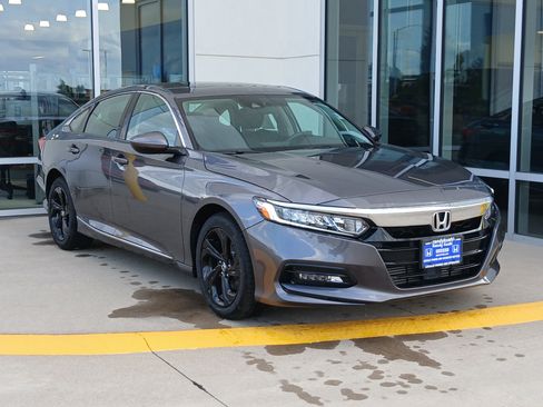Used 2019 Honda Accord EX image 5