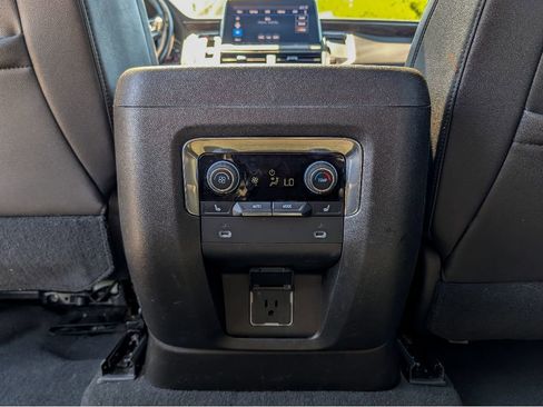 Used 2021 Chevrolet Tahoe LT w/ LT Signature Plus Package AWD/4WD image 16