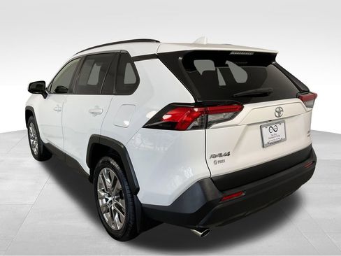 Used 2019 Toyota RAV4 XLE Premium w/ Cold Weather Package AWD/4WD image 7