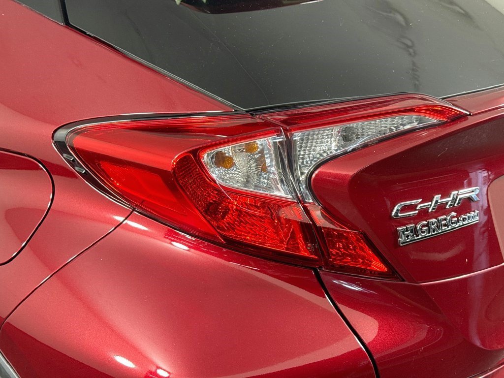 Used 2018 Toyota C-HR XLE FWD image 35