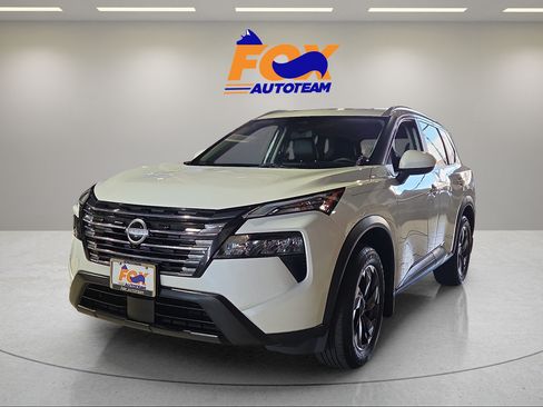 Used 2025 Nissan Rogue SV w/ SV Premium Package AWD/4WD image 1