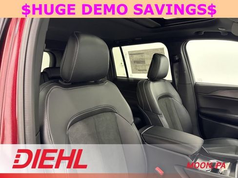 New 2025 Jeep Grand Cherokee Altitude AWD/4WD image 14