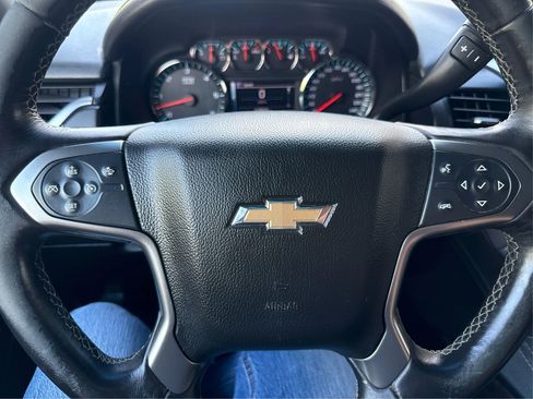 Used 2015 Chevrolet Suburban LT image 18