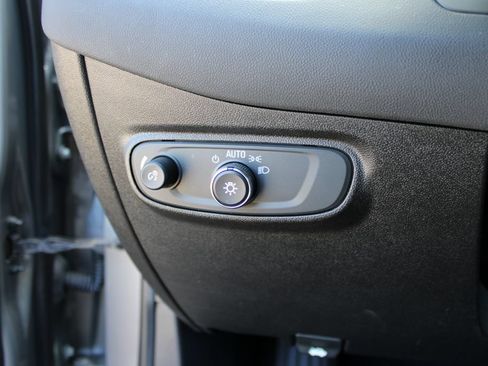 Used 2019 Chevrolet Equinox LT AWD/4WD image 13