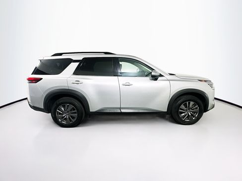 Used 2025 Nissan Pathfinder SV FWD image 10