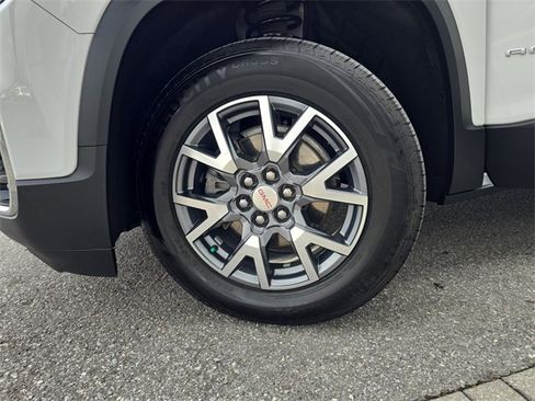 Certified 2023 GMC Acadia SLT image 32