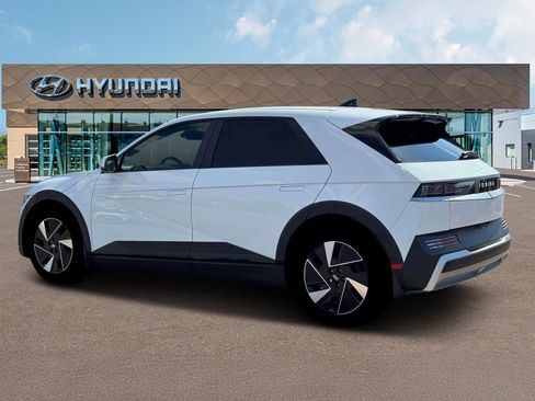 New 2026 Hyundai Ioniq 5 SEL image 4