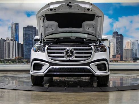 Certified 2026 Mercedes-Benz GLS 450 4MATIC image 4