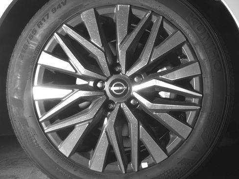 Used 2025 Nissan Altima 2.5 SV image 13