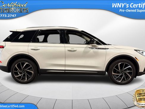 Used 2023 Lincoln Corsair Reserve w/ Equipment Group 202A AWD/4WD image 5