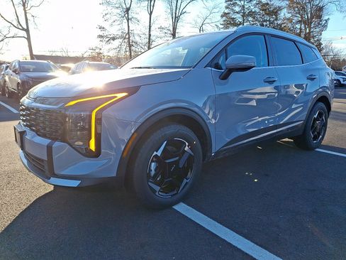 New 2026 Kia Sportage EX image 3