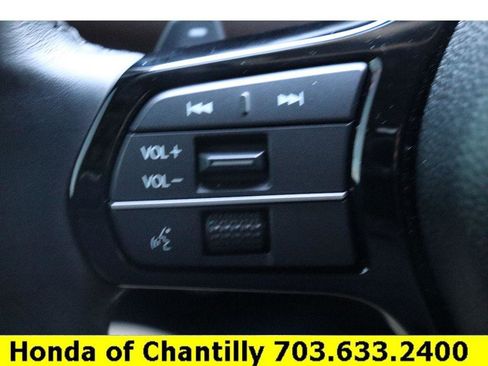 Certified 2025 Honda Pilot Elite image 12