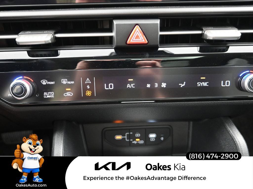 Certified 2026 Kia Sportage EX w/ EX Panorama Roof Package FWD image 20