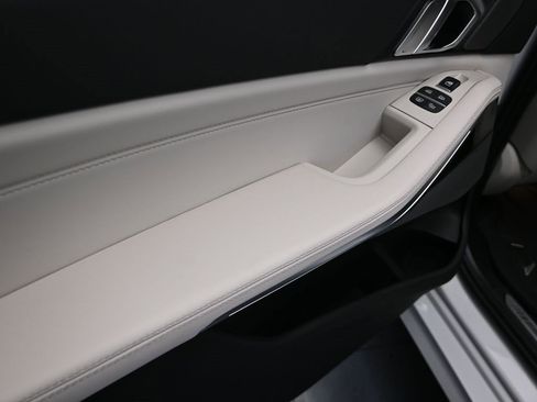 New 2026 BMW X7 M60i image 15