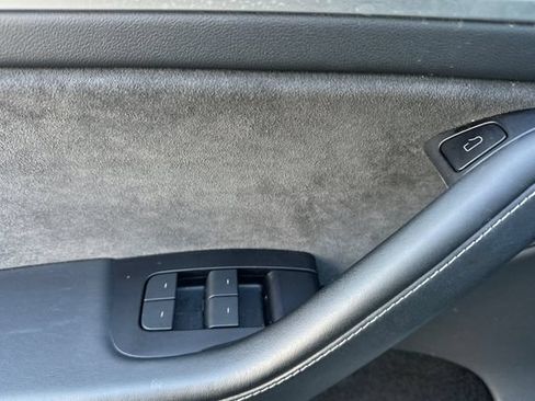 Used 2023 Tesla Model Y AWD image 12