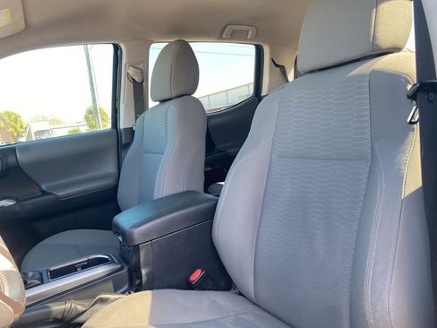 Used 2018 Toyota Tacoma SR5 image 10