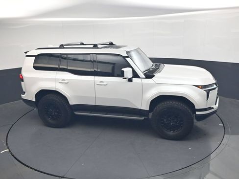 Used 2026 Lexus GX 550 w/ Accessory Package (2T) AWD/4WD image 34