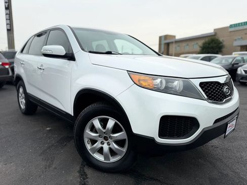 Used 2013 Kia Sorento LX FWD image 2